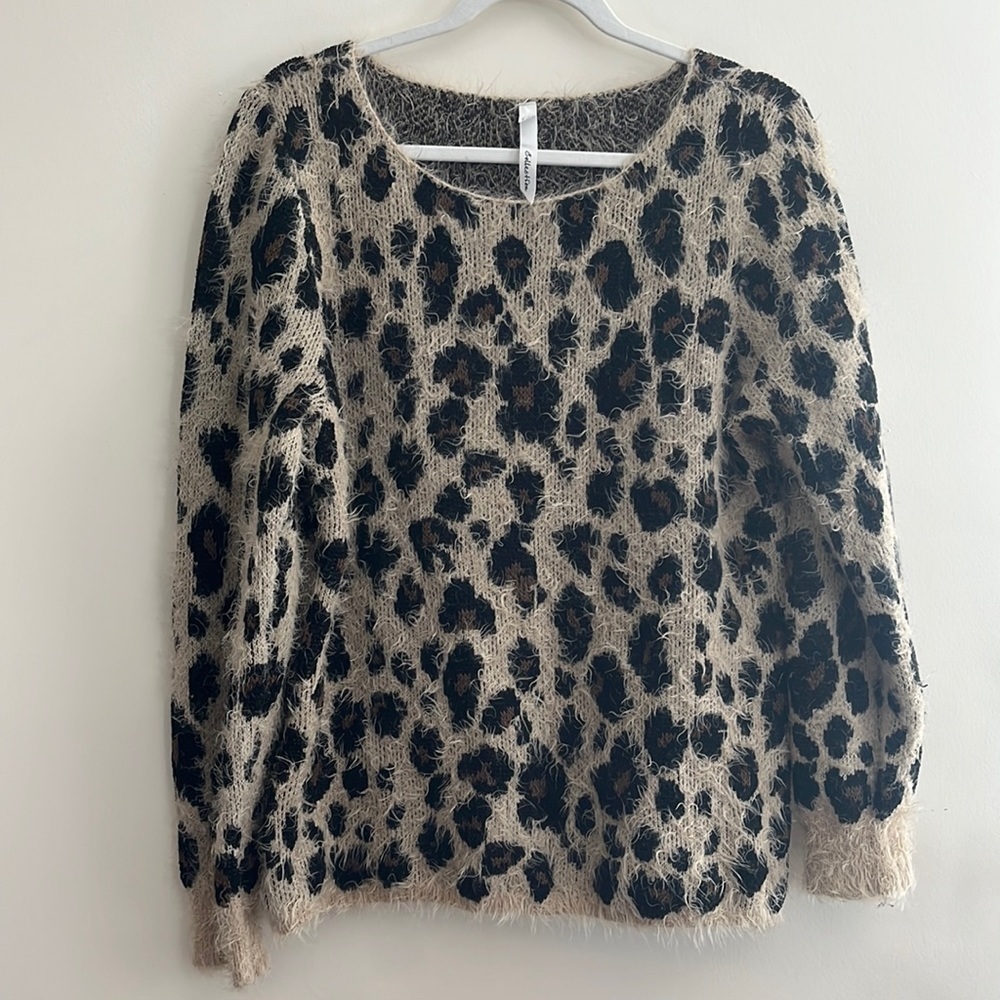 NY Collection Cheetah Sweater Fuzzy Texture‎ Cozy animal Autumn Funky Winter
